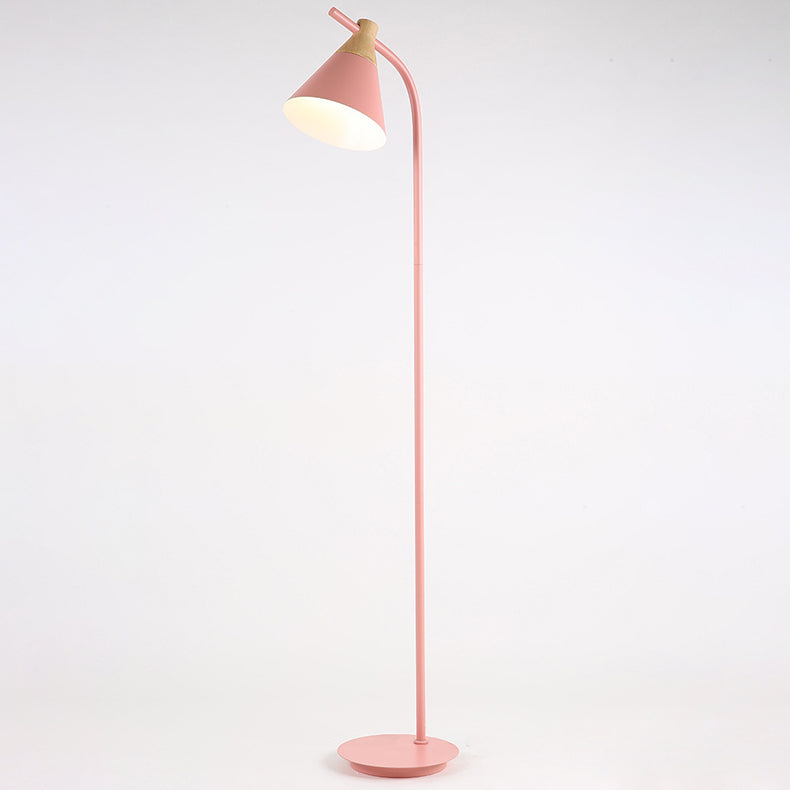 Lampadaire sur pied à 1 lumière avec abat-jour conique macaron créatif nordique 