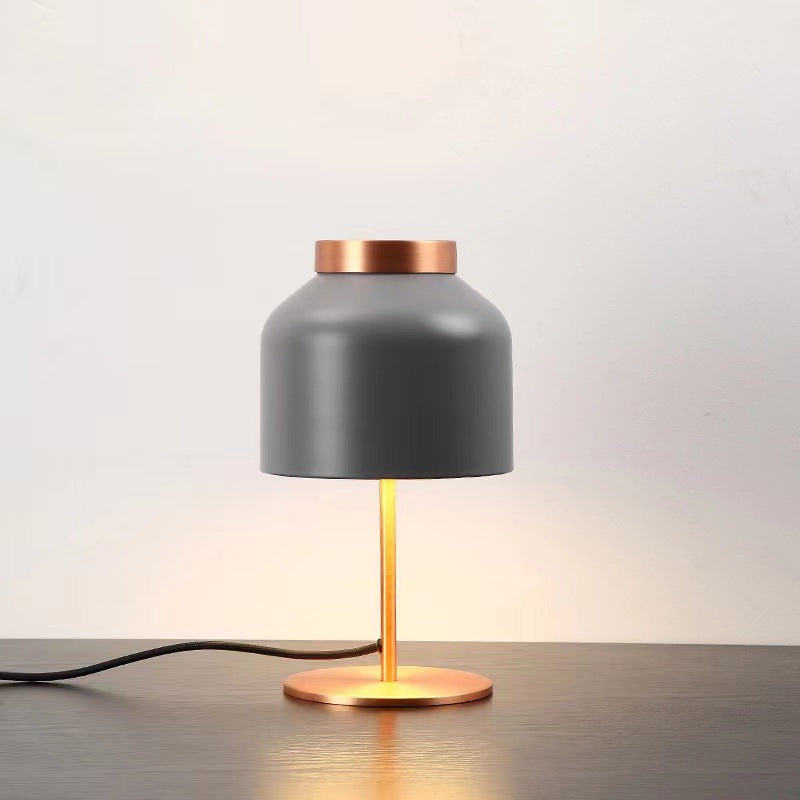 Moderne minimalistische runde Zylinder Eisen 1-Licht Tischlampe für Schlafzimmer 