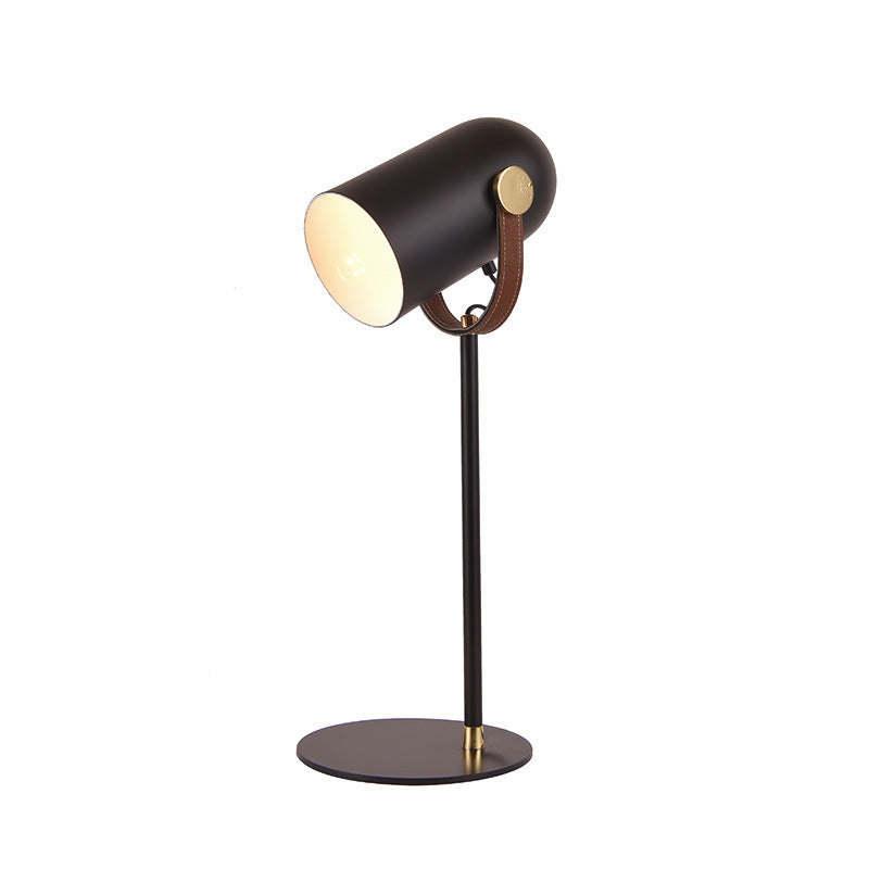 Lampe de table 1 lumière en cuir avec abat-jour cylindrique en fer nordique contemporain pour chambre 