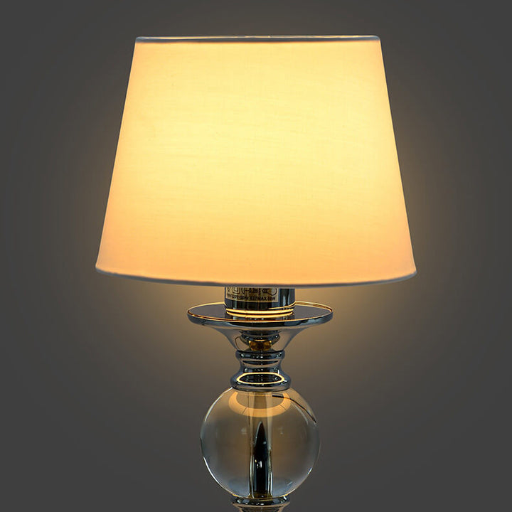 Lampe de table à 1 lumière en métal chromé avec tissu blanc simple de style européen 
