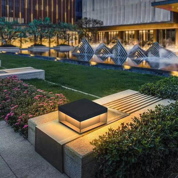 Moderne minimalistische einfache Edelstahl-Glas-Würfelform LED-Außenlandschaftsleuchte für die Terrasse im Freien 