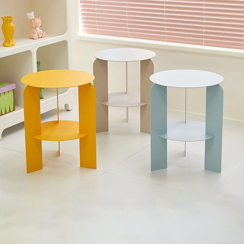Mesa de café de hierro redonda minimalista moderna con 1 estante para sala de estar 