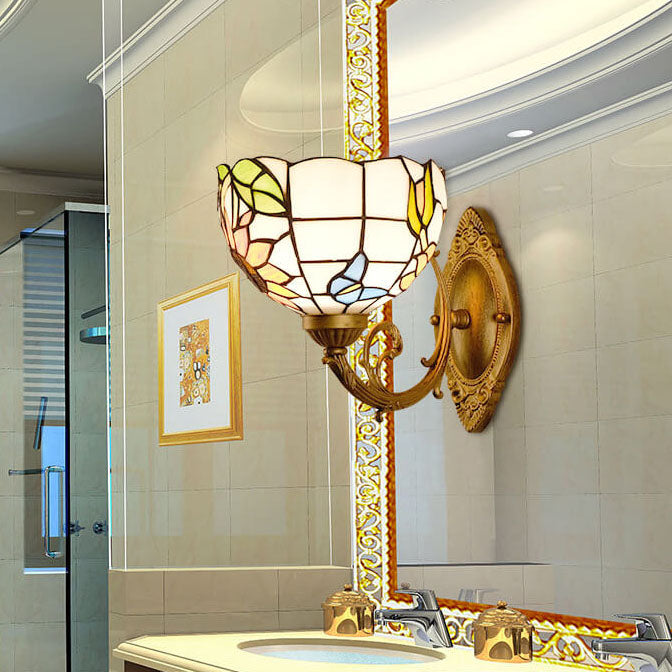Europäische Vintage Tiffany Glas Metall 1-Licht Wandleuchte 