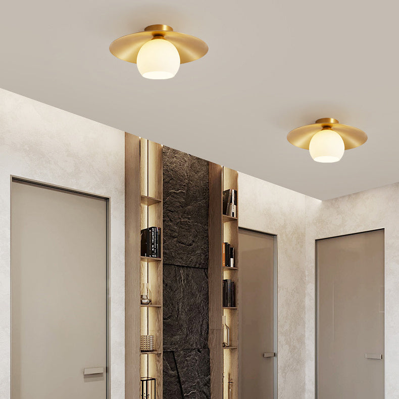 Plafonnier semi-encastré contemporain nordique rond en verre et cuivre avec 1 lumière pour couloir 