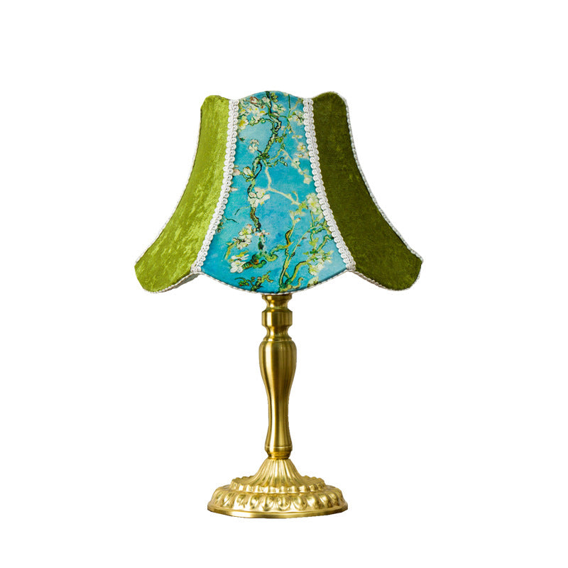 Lampe de table à 1 lumière traditionnelle en métal européen avec motif floral peint et franges pour chambre 