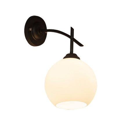 Applique murale 1 lumière avec abat-jour en verre sphérique en fer de simplicité contemporaine pour chambre à coucher 