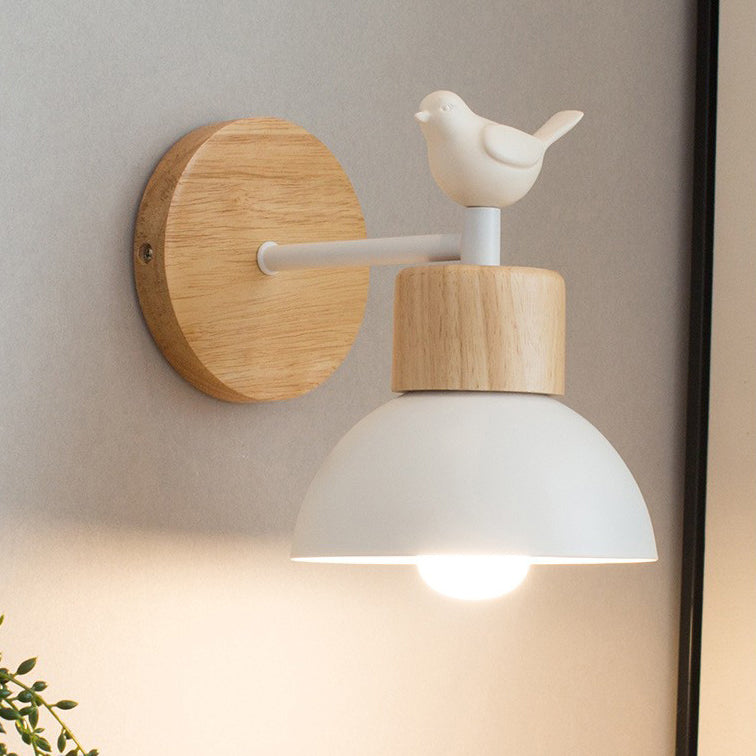 Moderne minimalistische runde Halbkreis Vogel Holz Eisen Harz 1-Licht Wandleuchte Lampe für Wohnzimmer 