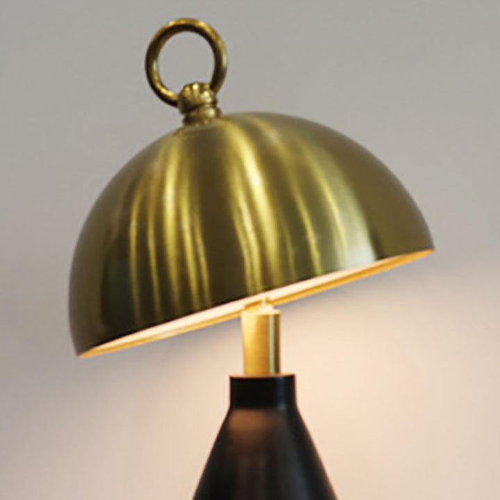 Lampe de table LED en acrylique avec base en métal en forme de cône champignon rond nordique contemporain pour salon 