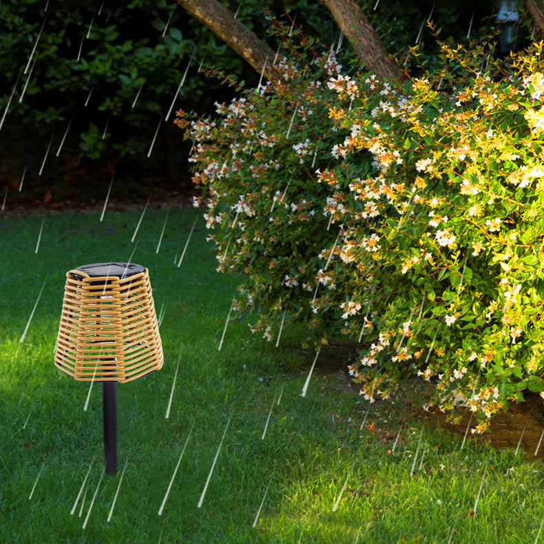 Iluminación de paisaje LED de cilindro de plástico de hierro impermeable solar de casa de campo tradicional para jardín 