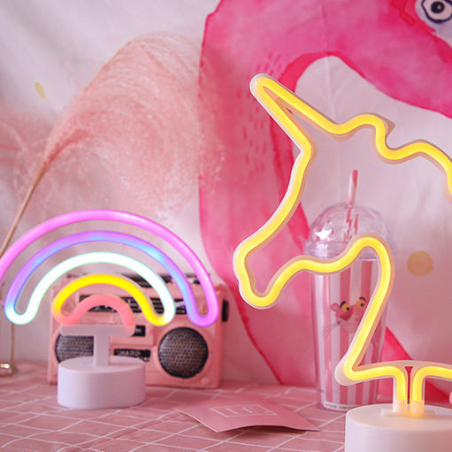 Lampe de table LED en acrylique plastique licorne arc-en-ciel créative contemporaine pour chambre 
