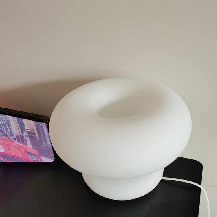 Japanisches minimalistisches Donut-Design Glas-Lampenschirm 1-Licht Tischlampe 
