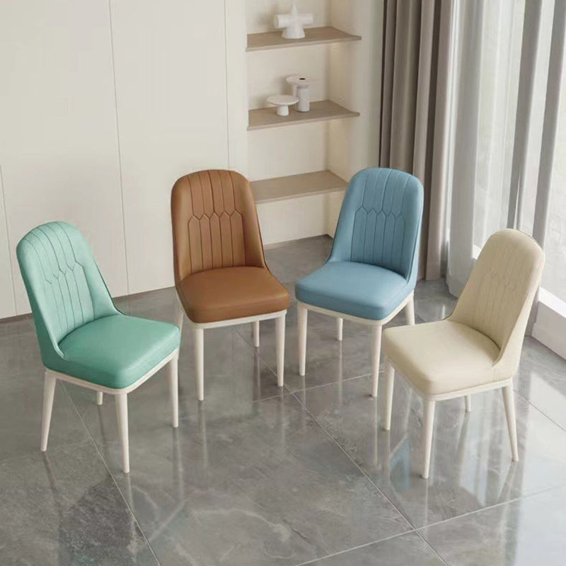 Moderner minimalistischer quadratischer rechteckiger PU-Leder-Kohlenstoffstahl-Esszimmerstuhl mit Rückenlehne für das Esszimmer 