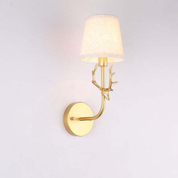 Applique murale contemporaine nordique en forme de cylindre avec corne de cerf en fer et tissu à 1 lumière pour chevet 