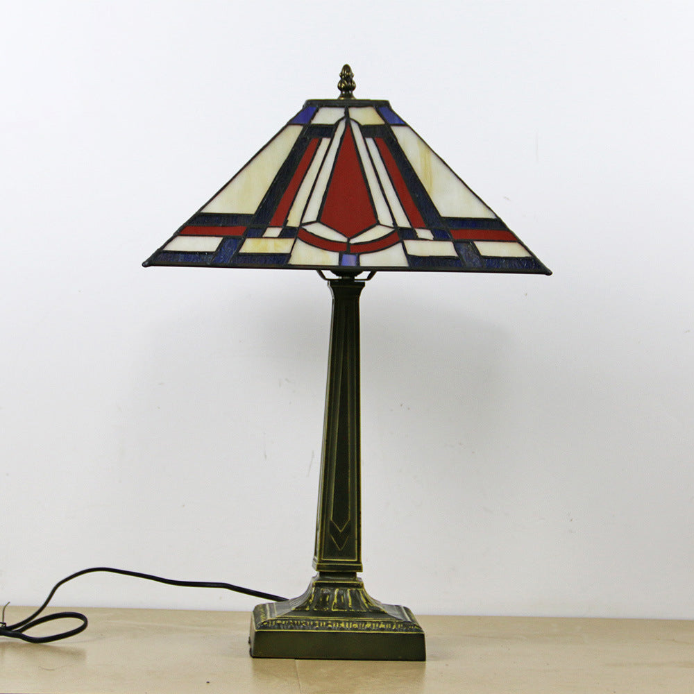 Traditionelle Tiffany Conic Diamond Deer Legierung Glas 1-Licht Tischlampe für das Studium 