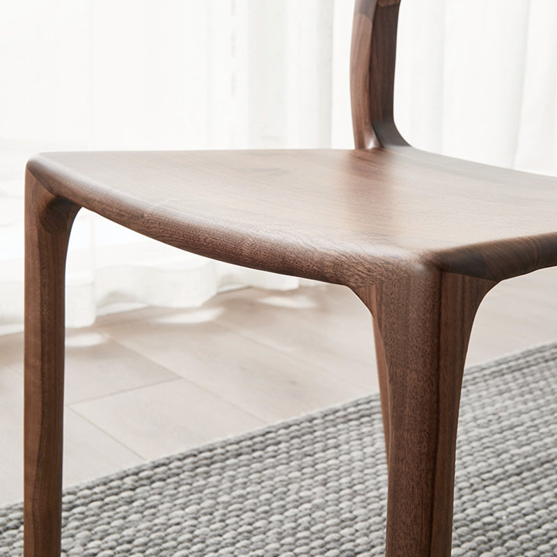 Chaise de salle à manger carrée en bois de noyer rétro contemporain avec dossier pour salle à manger 
