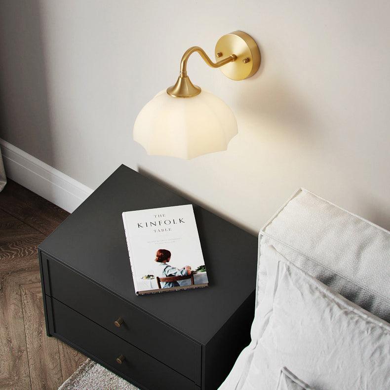 Moderne minimalistische Creme Flower Pod alle Kupfer Glas 1-Licht Wandleuchte Lampe für Schlafzimmer 