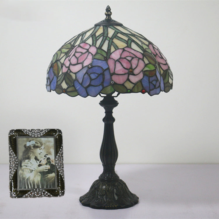 Traditionelle Tiffany Rose Blume Buntglas Kuppel 1-Licht Tischlampe für Schlafzimmer 