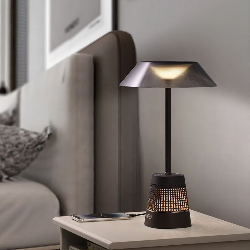مصباح طاولة LED هندسي من المعدن ABS بتصميم بسيط وحديث لجانب السرير 