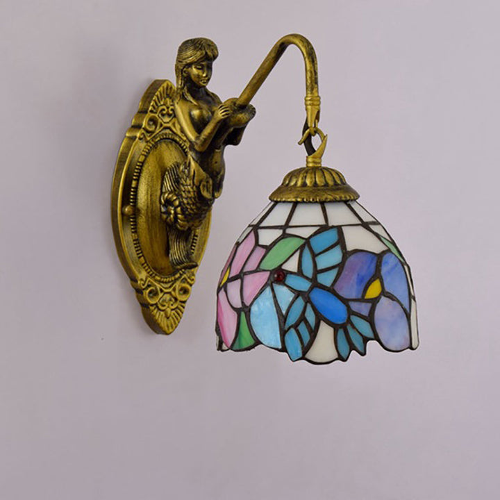 Lámpara de aplique de pared de 1 luz con brazo de lámpara de hardware sirena y pantalla floral de vidrio teñido tradicional de Tiffany para sala de estar 