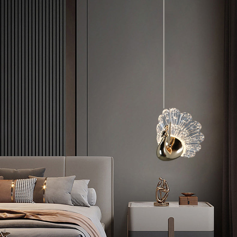 Zeitgenössische kreative Pfau-Form-Hardware-Acryl-LED-Pendelleuchte für Wohnzimmer 