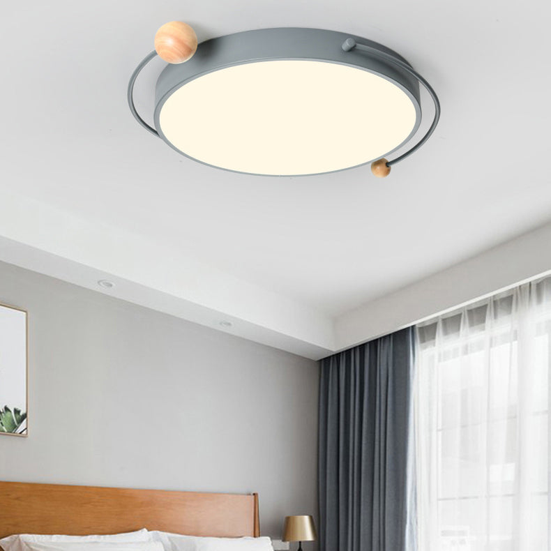 Plafonnier LED contemporain scandinave rond en orbe avec tube incurvé en fer, acrylique et bois pour chambre à coucher 