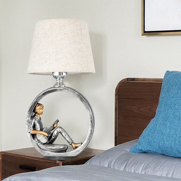 Lampe de table contemporaine créative ronde fille garçon en résine avec tissu 1 lumière pour salon 