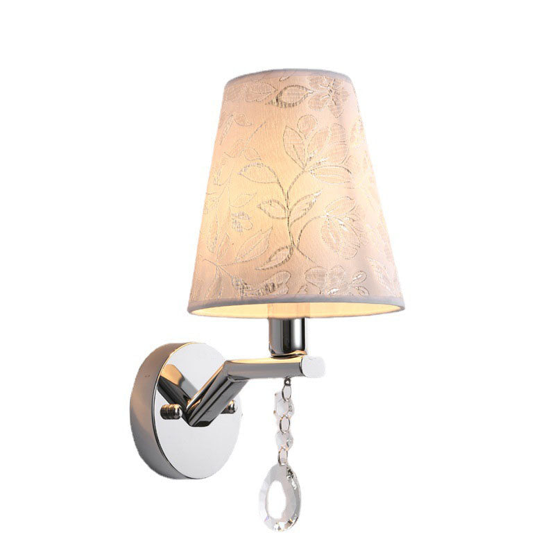 Moderne Übergangs-Blumenmuster-Stoffschirm Galvanisierter Eisenrahmen 1-Licht-Wandleuchte für das Wohnzimmer 