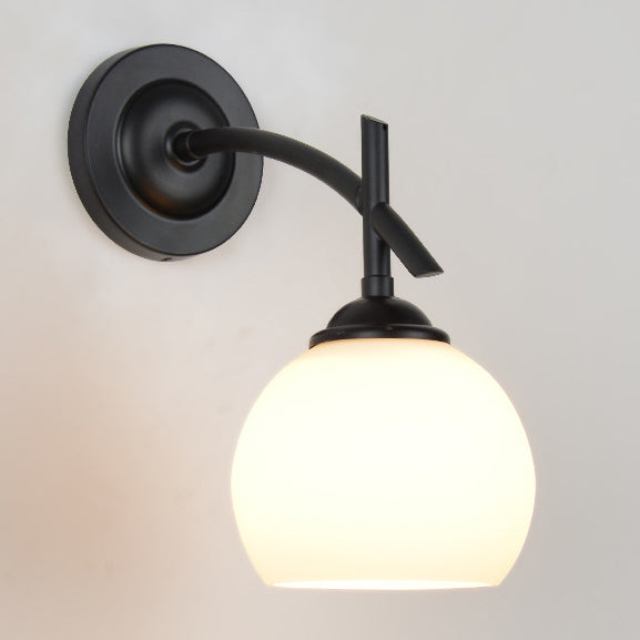 Applique murale 1 lumière avec abat-jour en verre sphérique en fer de simplicité contemporaine pour chambre à coucher 