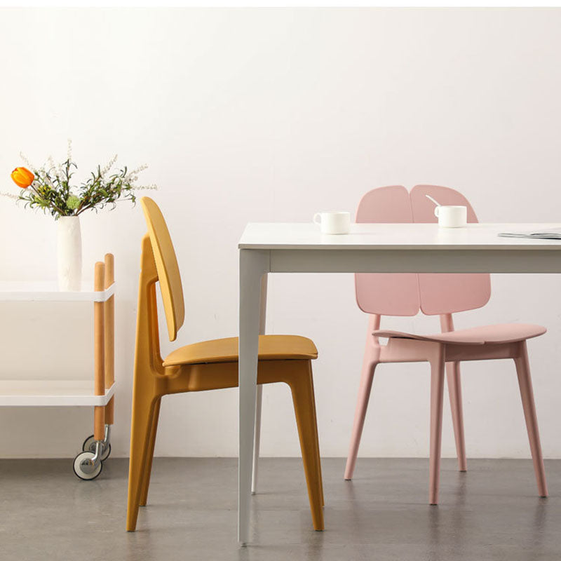 Chaise de salle à manger carrée en plastique et métal scandinave contemporain avec dossier pour salle à manger 