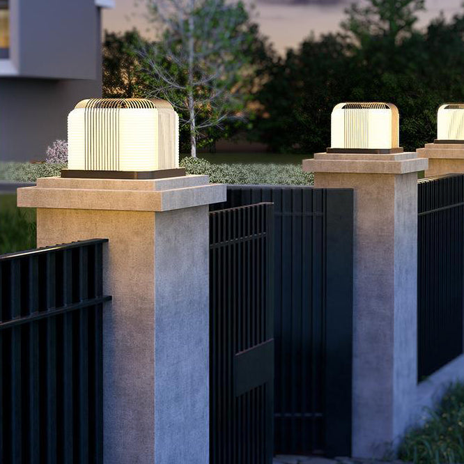 Lumière paysagère LED en acier inoxydable étanche solaire de simplicité moderne pour jardin, lumière extérieure cubique carrée en PE 