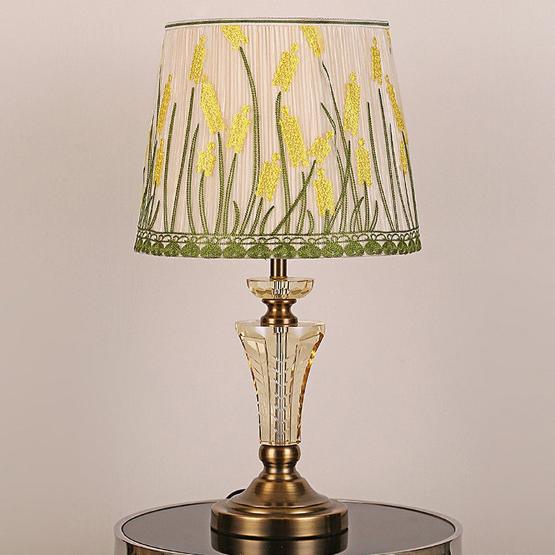 Traditionelle europäische Zylinder-Hardware-Kristallgewebe-1-Licht-Tischlampe für Schlafzimmer 