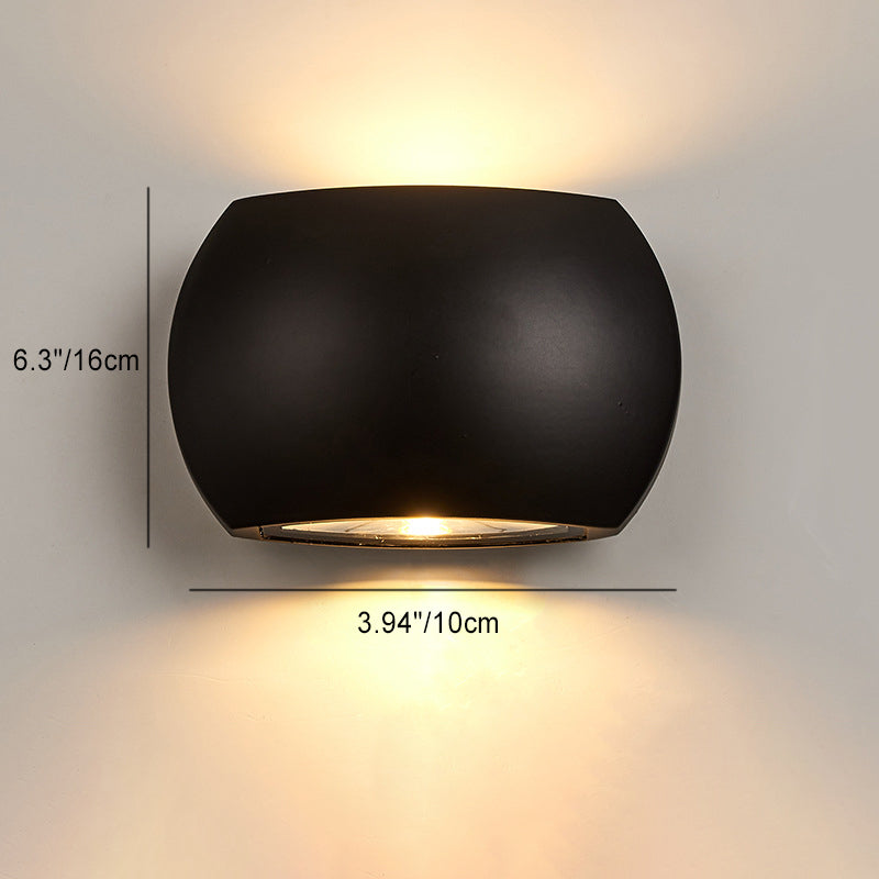 Zeitgenössische industrielle Halbkreis-Aluminium-LED-Außenwandleuchterlampe für den Garten 