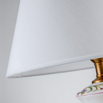 Lampe de table 1 lumière en céramique ovale ronde chinoise traditionnelle avec motif de fleurs et d'oiseaux en tissu et fer pour chambre à coucher 