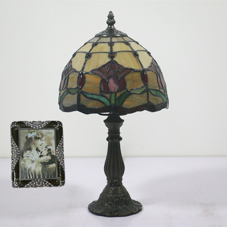 Lampe de table 1 lumière en forme de tulipe avec dôme en verre en alliage de zinc européen traditionnel pour chambre à coucher 