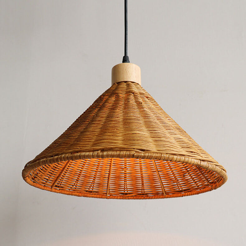 Moderne skandinavische Pendelleuchte mit Rattangeflecht, Eisen und Holz in Kegelform, 1-flammig, für das Wohnzimmer 