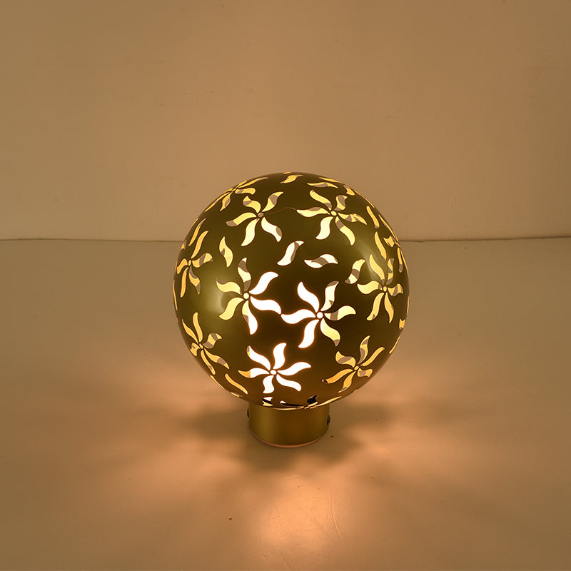 Lumière de paysage de pelouse contemporaine industrielle solaire en acier inoxydable sculpté en forme de sphère à 1 lumière pour patio extérieur 