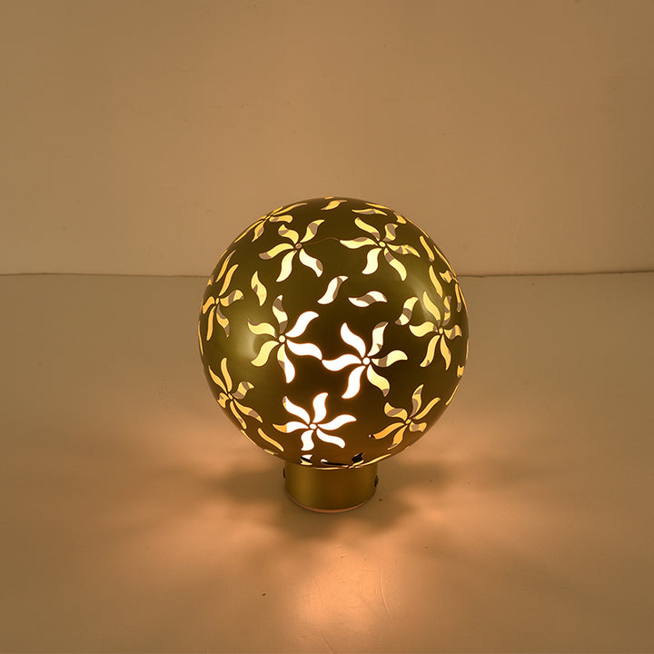 Lumière de paysage de pelouse contemporaine industrielle solaire en acier inoxydable sculpté en forme de sphère à 1 lumière pour patio extérieur 