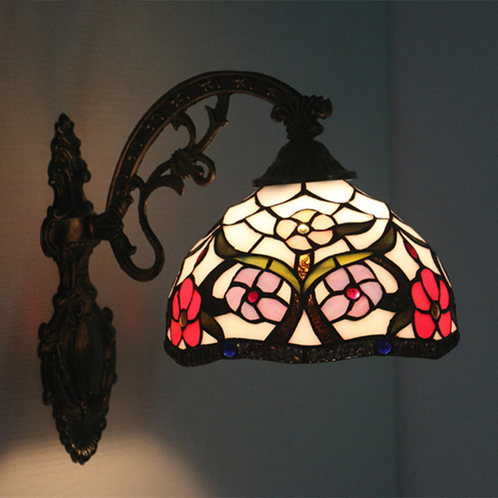 Applique murale en vitrail à un seul éclairage avec matériel en demi-cercle traditionnel Tiffany pour chambre à coucher 