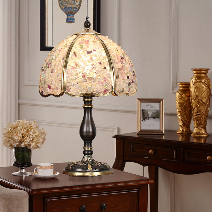 Zeitgenössische kreative farbige Kristall-Kupfer-Blume 1-Licht-Tischlampe für das Schlafzimmer 