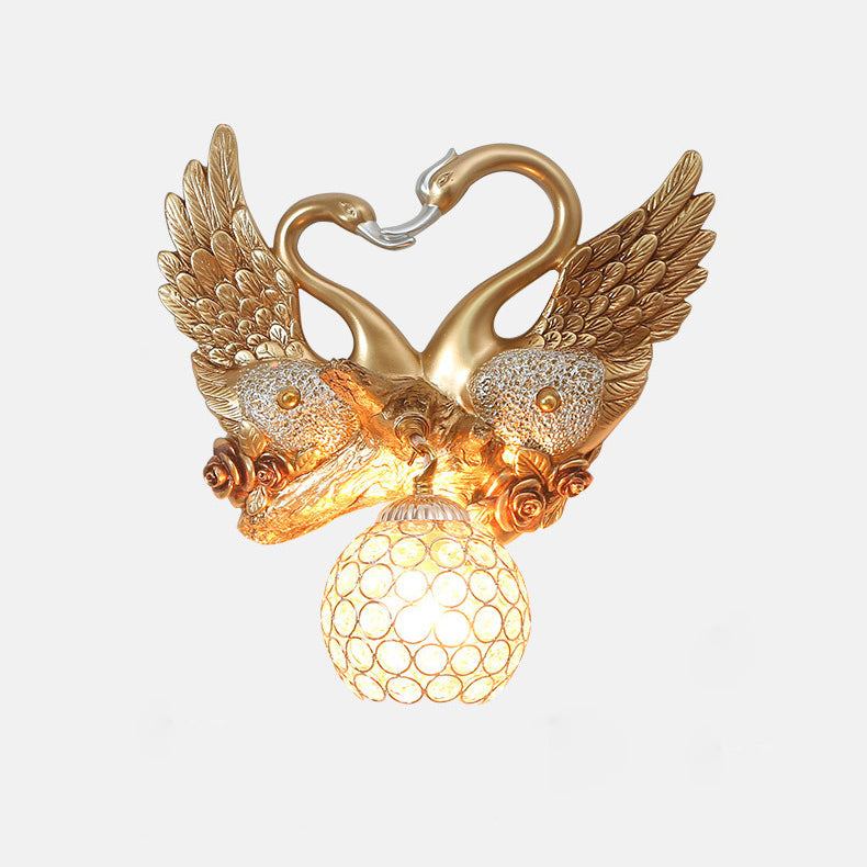 Traditionelle europäische Schwanenkugel-Harz-Eisen-1-Licht-Wandleuchterlampe für Wohnzimmer 