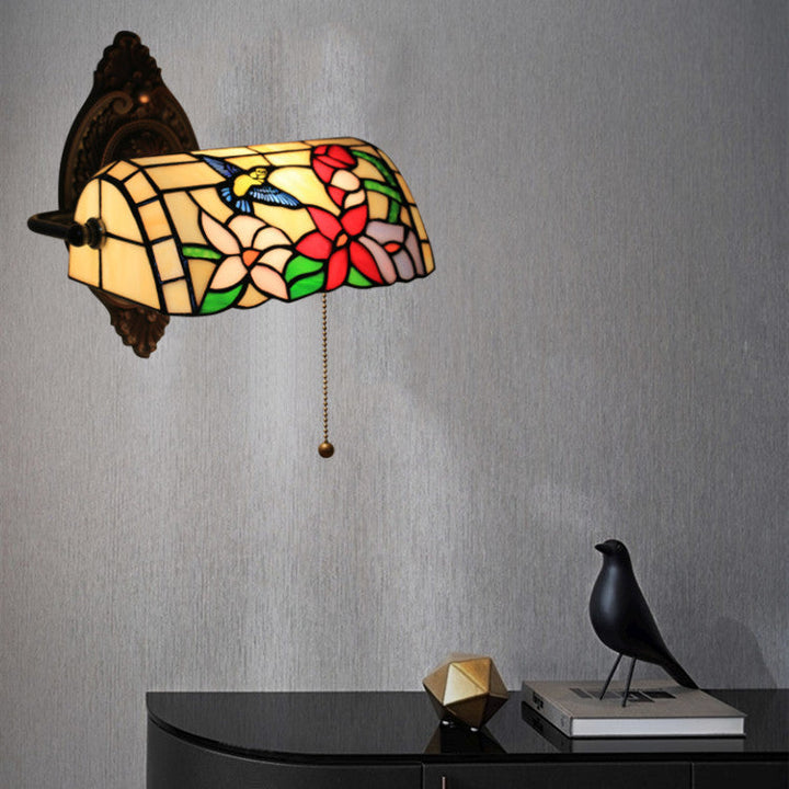 Applique murale traditionnelle Tiffany demi-cylindre en alliage de zinc et fer avec verre teinté 1 lumière pour salon 