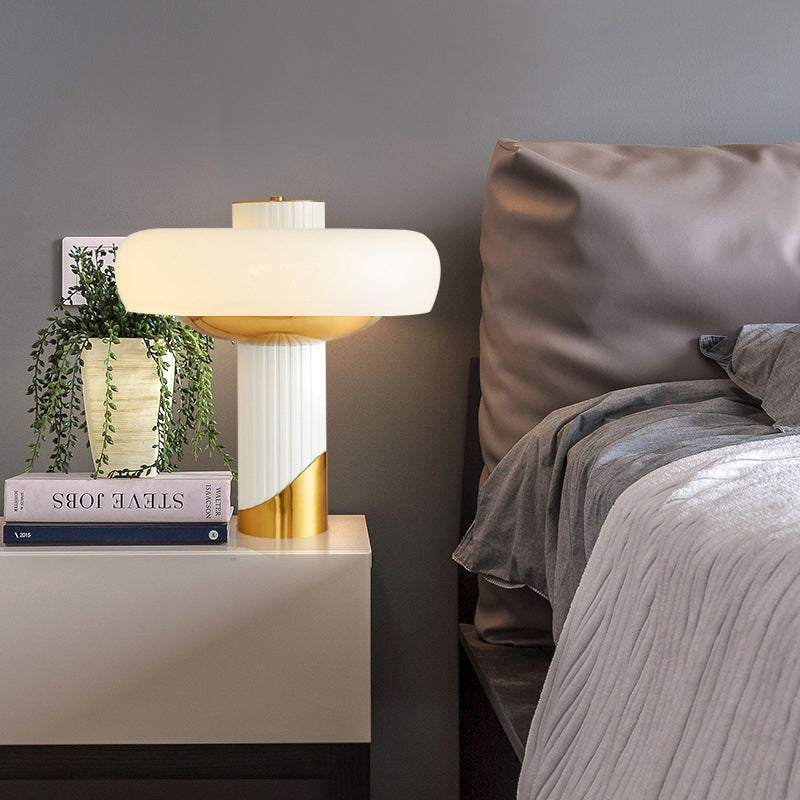 Lampe de table moderne minimaliste cylindrique en métal et verre à 2 lumières pour chambre 