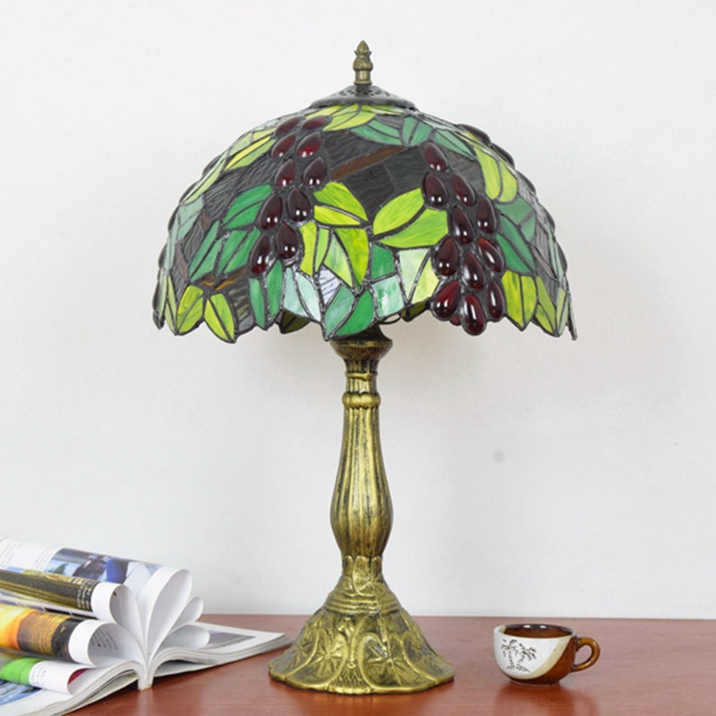 Traditionelle Tiffany Dome Flower Aluminium Glas 1-Licht Tischlampe für Schlafzimmer 