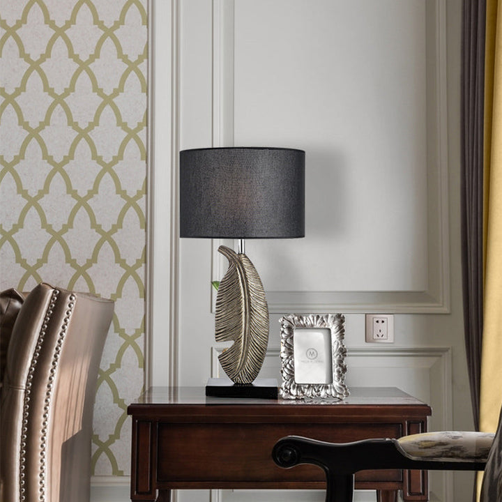 Modern Art Deco Leaf Resin Fabric Iron 1-Light Table Lamp For Living Room