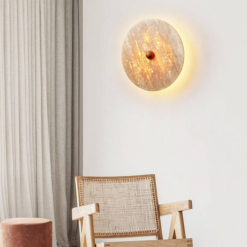 Zeitgenössische kreative runde gelbe Travertin-LED-Wandleuchte für das Schlafzimmer 