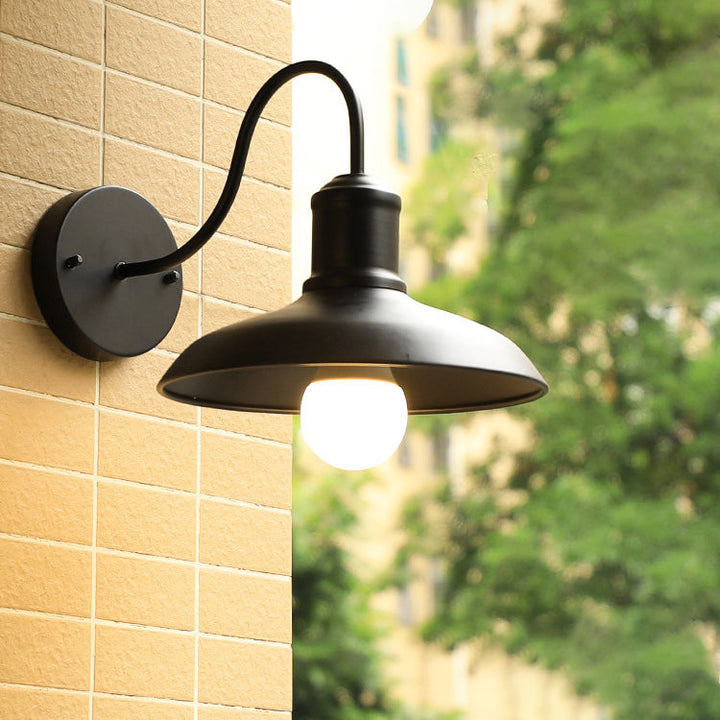 Zeitgenössische Industrielle Gebogene Stange Runde Topf Deckel Eisen 1-Licht Wandleuchte Lampe Für Outdoor Terrasse 