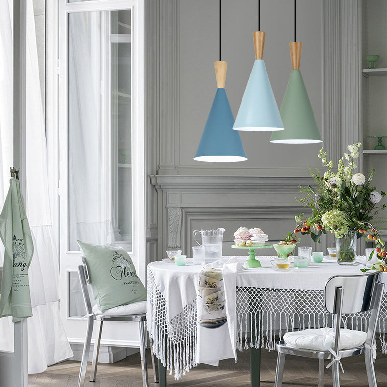 Suspension lumineuse contemporaine scandinave en aluminium en forme de cône rond à 1 lumière pour chambre 