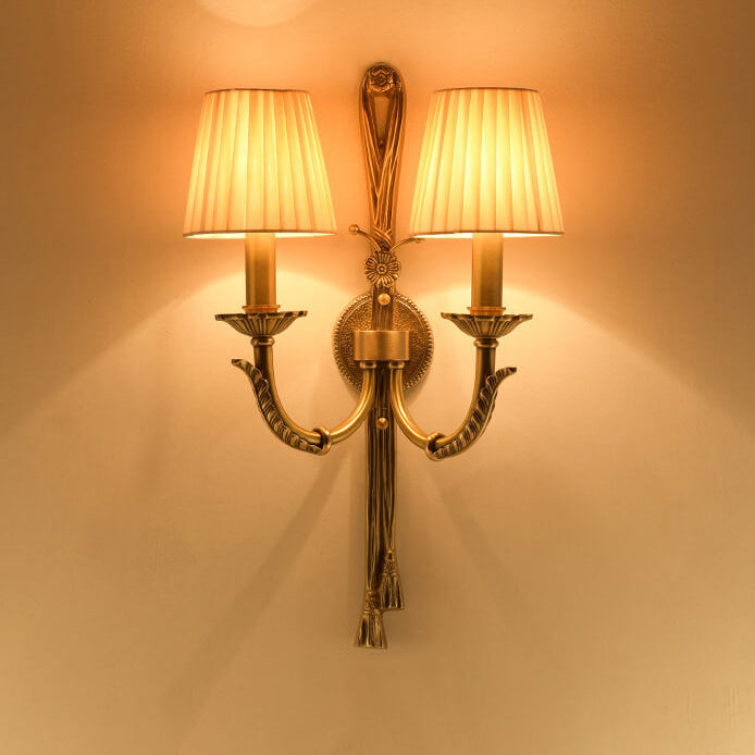 Zeitgenössische skandinavische florale runde Kerzenhalter Vollmessing Stoff 2-Licht Wandleuchte Lampe für Wohnzimmer 