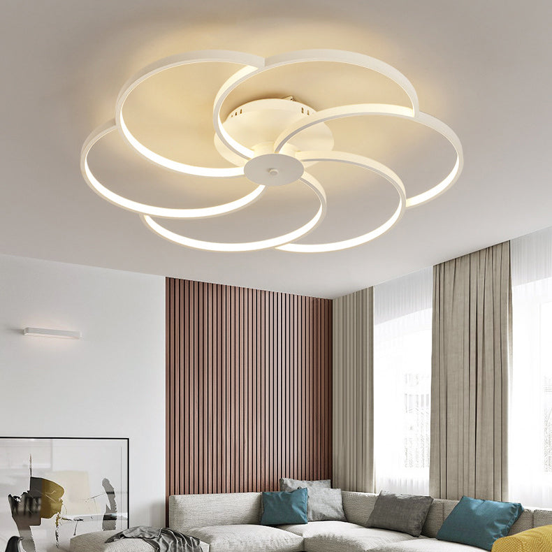 Lumière de plafond LED à montage affleurant avec abat-jour en bande de silicone en forme de pétale en aluminium de simplicité contemporaine pour le salon 