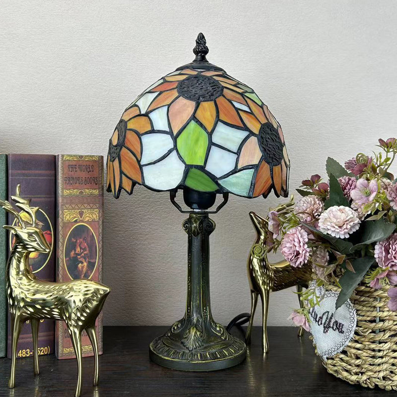 Traditionelle Tiffany Legierung Glas Dome Blume 1-Licht Tischlampe für Nachttisch 